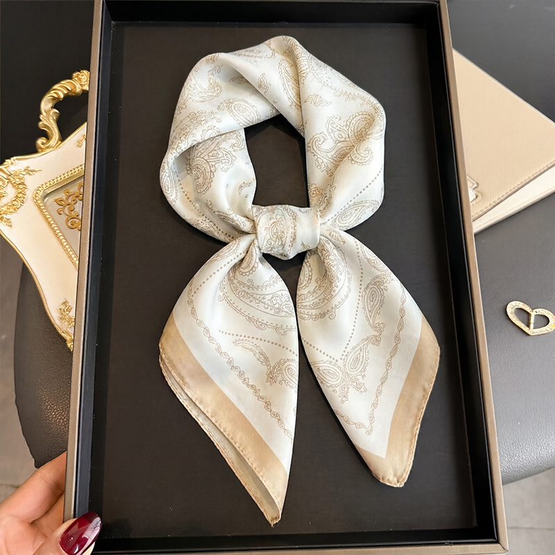 Foulard Quadrato Vintage Beige - Silk Neck Scarf recensione e prezzo